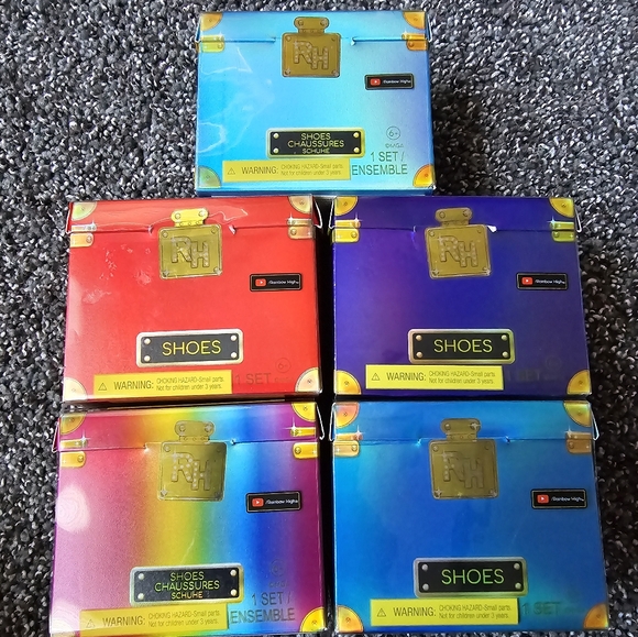 Rainbow High 34 And Shadow High 2 Blind Box Accesories - Picture 6 of 9